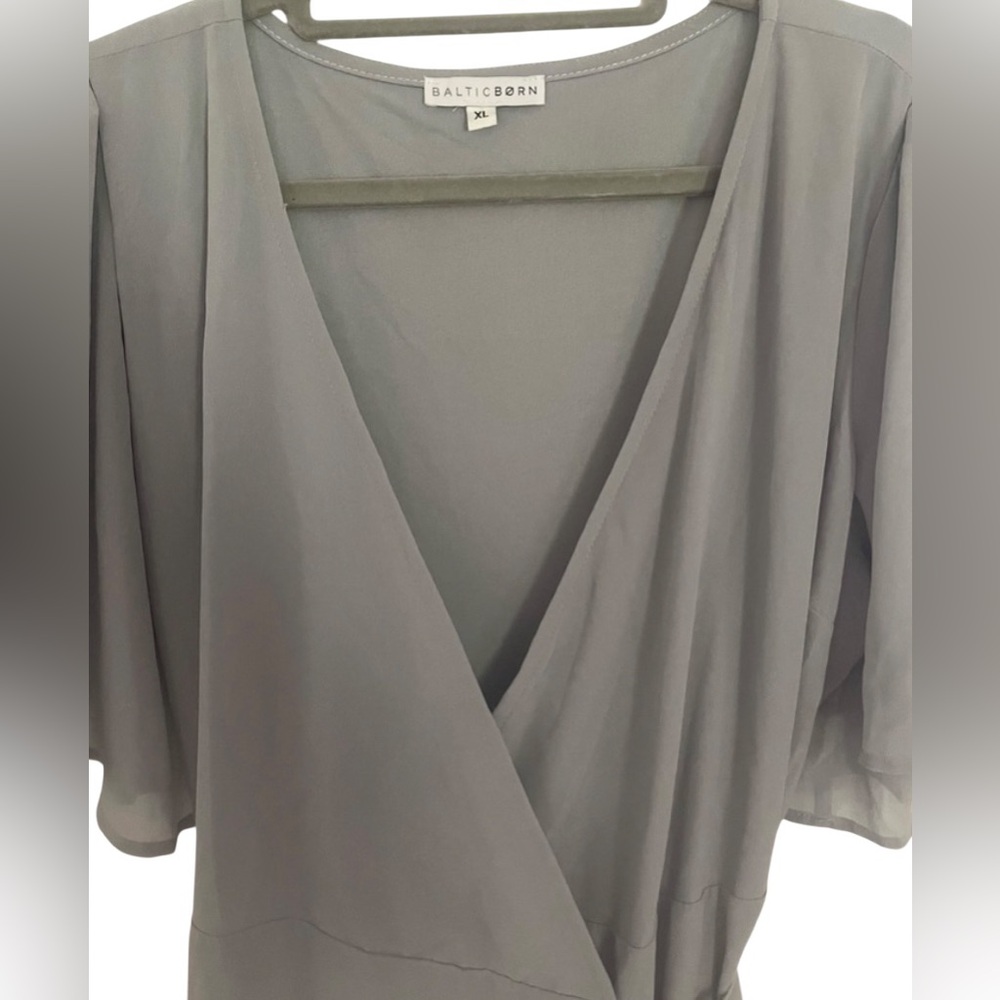Elegant Gray Wrap Dress - Picture 7 of 8